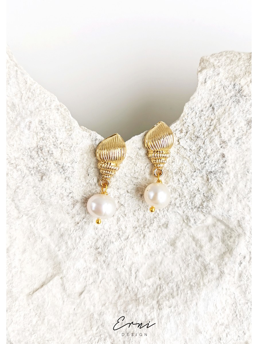 Auskarai su perlais ,,Shell and pearls"